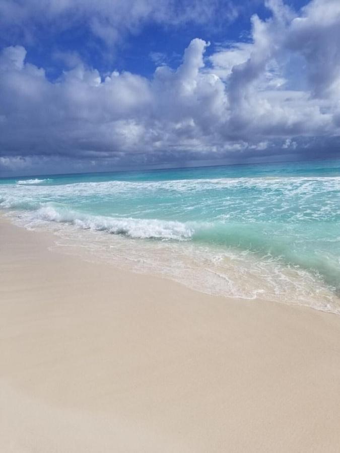 Casa Luna, Cozy Beach Front Apartment In Cancún Exterior foto