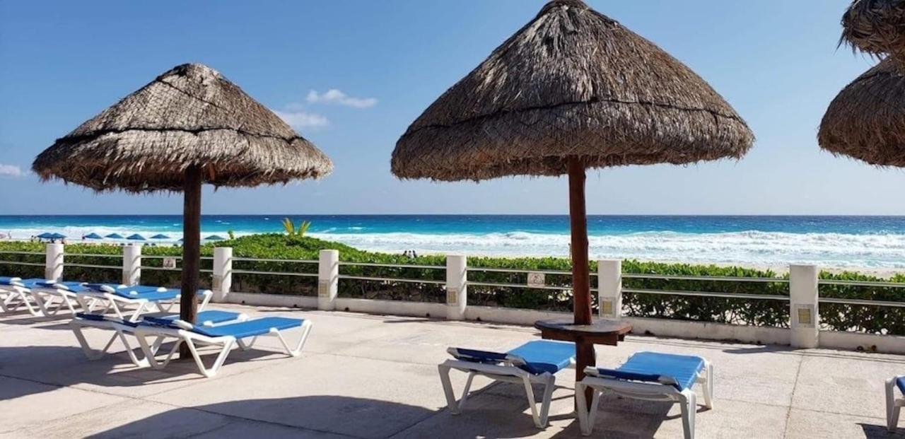 Casa Luna, Cozy Beach Front Apartment In Cancún Exterior foto