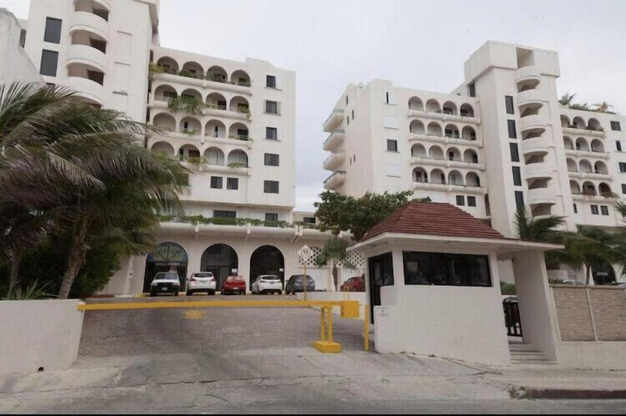 Casa Luna, Cozy Beach Front Apartment In Cancún Exterior foto